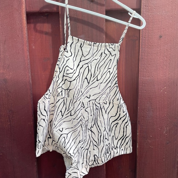 Princess Polly Romper - Picture 4 of 4